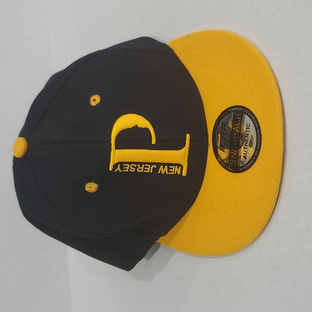 Snapback hat